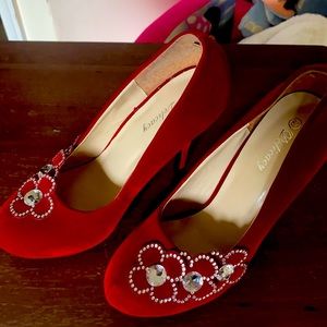 Red suede 4 inch heel Delicacy 8 1/2